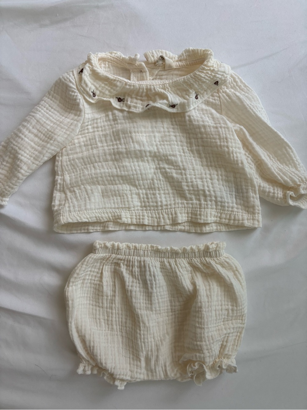 Soft Cream Muslin Ruffle Collar Baby Set 6-9mo